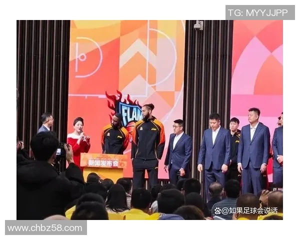 康迪特抵达太原!球迷与工作人员接机,喊山西标语,蓝领特点拉满 康迪特抵达太原!球迷与工作人员接机,喊山西标语,蓝领特点拉满